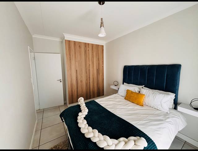 2 BEDROOM APARTMENT FOR SALE IN SILVER LAKES